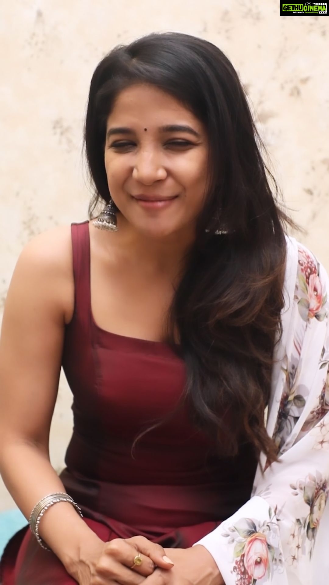 Sakshi Agarwal Instagram - Have you checked out whats happening at the Bigg Boss House this week? Which is your favourite scene till now and whats your take on it? Let me know in the comments section 😍 @disneyplushotstar #BiggBossTamil4 #DisneyPlusHotstar #KeepingUpWithBiggBos