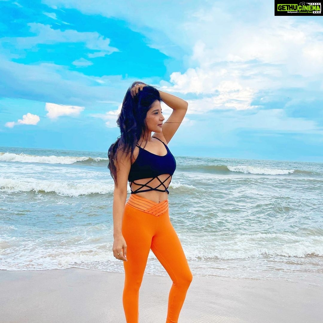 Sakshi Agarwal Instagram - Say yes to the adventure of being alive! Say yes to this life! . #life #beach #sakshiagrawal #beachlife #chennairains #beachgirl #beachstyle #ecr #fitnessinbeach ECR