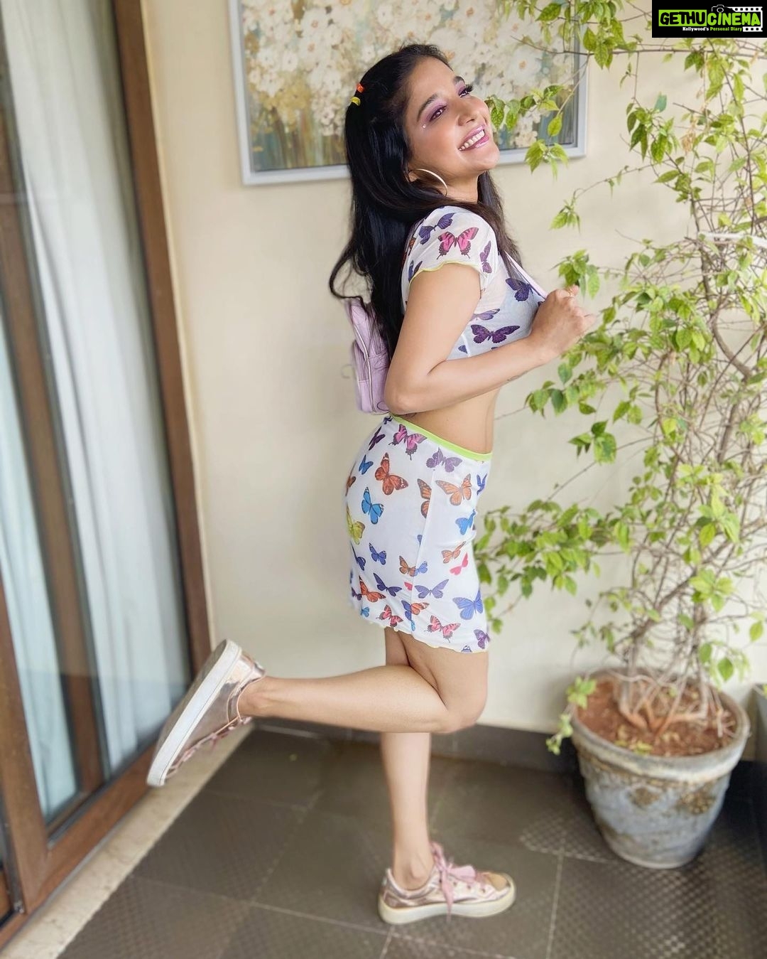 Sakshi Agarwal Instagram - That moment when you know God has a plan! Just trust it, live it and Enjoy it☺️ . #disney #euphoria #sakshiagarwal #hbo #makeup #outfit #jules #maddy #zendaya #style #butterfly Chennai, India