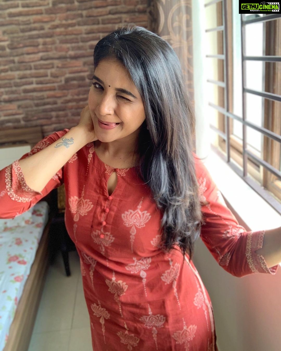 Sakshi Agarwal Instagram - Learning to be myself and still look beautiful💞
