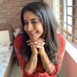 Sakshi Agarwal Instagram - I wasn’t made to fall in Line😉