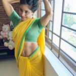 Sakshi Agarwal Instagram - The best project you will ever work on is ❤️YOU❤️ . #yellow #saree #love #sculpted #abs #realabs #candid #loveforyellow💛