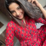 Sakshi Agarwal Instagram - Soul full of shunshine❤️ . I am loving the whole #nomakeup #nofilter #noedit feel❤️ . #candid #kurta #redkurti Chennai, India