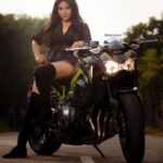 Sakshi Agarwal Instagram - The road isn’t long when you have the right company! . Clicks :- @sarancapture HMUA :-@vaishuzaara_makeupartist Styling :- @fab_by_faiza @fab_super_bike @teamaimpr @tisisnaveen . #bike #superbike #bikerlife #bikergirl #instabike #kawasaki #bikelove #engine #black #attitude #sakshiagarwal