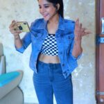 Sakshi Agarwal Instagram - Absolutely love binging on the current Big Boss episodes!😍 Which contestant is your favourite? Let me know in the comments section! Vote for them on Disney Plus Hotstar. @disneyplushotstar #BiggBossTamil4 #DisneyPlusHotstar #KeepingUpWithBiggBoss
