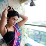 Sakshi Agarwal Instagram - You dint go through all that for nothing💞 . PC :- @raj_isaac_photography @tisisnaveen . #saree #traditional abs #sculpted myfav #hardwork #fitness #motivation #sakshiagarwal #nomakeup Chennai, India