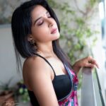 Sakshi Agarwal Instagram - 💞 . PC :- @raj_isaac_photography @tisisnaveen . #saree #traditional abs #sculpted myfav #hardwork #fitness #motivation #sakshiagarwal #nomakeup Chennai, India