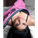 Sakshi Agarwal Instagram - Nothing can dim the light that shines from within💞 . PC :- @raj_isaac_photography @tisisnaveen . #saree #traditional abs #sculpted myfav #hardwork #fitness #motivation #sakshiagarwal #nomakeup Chennai, India
