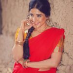 Sakshi Agarwal Instagram - Some pictures that never seize to catch to your attention❤️ . #candid #villagegirl #villagelife #girlnextdoor #sakshiagarwal Chennai, India