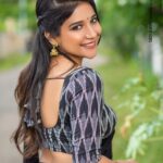 Sakshi Agarwal Instagram – Some people will hate you because you are way better than them! 
Just ignore them and be happy, it kinda kills them🔥
.

@swaadh @karthikakphotography @crownstonebyrevathi @tisisnaveen @swapnaareddyofficial 
.
#halfsaree #candid #biggboss #tamil #kollywood #traditional #natural #instastory