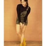 Sakshi Agarwal Instagram - I may not always get it right, But Dont underestimate my ability to Bounce Back💪🥰😍🔥 . @rebeccamaria_becky @makeupbywanshazia @praveen_g_photography @mylove_fashionstore . #sundayfunday #biggboss #biggbosstamil #biggbosstamil3 #sakshiagarwal #kollywood #mollywood #camouflage #instafit #braids #style Chennai, India