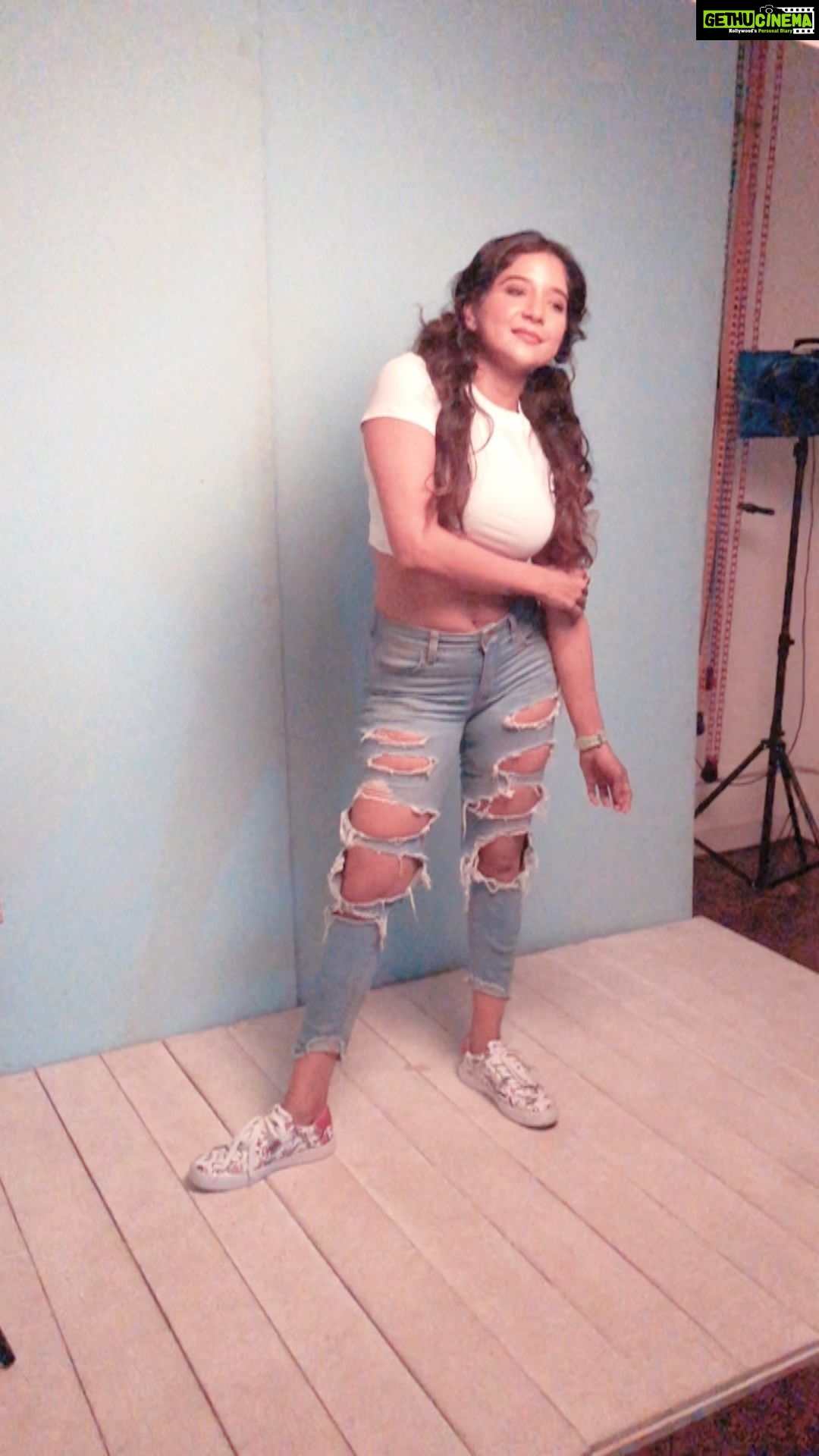 Sakshi Agarwal Instagram - Just keep doing your thing❤️ #feelitreelit #reels #biggboss #sakshiagarwal