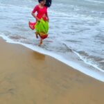 Sakshi Agarwal Instagram - Follow me on Josh App for my exclusive updates❤️ . #joshmeinaaja #joshindia @officialjoshapp #biggboss #sakshiagarwal #tamil #kollywood #halfsaree #beach #happy #biggbosstamil