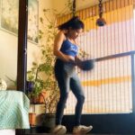 Sakshi Agarwal Instagram - Be Humble Be Hungry And always be the Hardest worker in the Room🔥 . Moulded by: @naresh_20aesthetic . Workout Routine: 1.Bear Crawl to Ball balance Shoulder Tap 2.Kick Sit 3.Ball slam 4.Short shuffle to alternate drop Lunges 5.Chameleon Windmill . Ball weighs: 8kg . #workout #fitfam #fitness #motivation #fitnessjourney #challengeyourself #lunges #abs #plank #sculpted #biggboss #biggbosstamil #biggboss3 #kollywood #sakshiagarwal Chennai, India