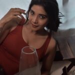 Sakshi Agarwal Instagram - Lips of honey Eyes of fire✨ . Photography :- @irst_photography @tisisnaveen . #rawme #candidhomephotoshoot #justme💋 #prettyaesthetic #sakshiagarwal Chennai, India