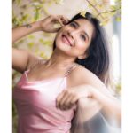 Sakshi Agarwal Instagram – Daydreaming heals my heart,
Soothes my soul , strengthens my imagination and gives me a beautiful perspective on life💞
.

@camerasenthil @artistrybyshanu 
.
#pink #candid #natural #mood #dreams #lost #feelgood #biggboss #biggbosstamil #biggbosstamil3 #kollywood #mollywood #actress #sakshiagarwal #pink #satin #blingstrap #crystals Chennai, India