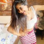 Sakshi Agarwal Instagram - Great to see so many people take inspiration from me , but Instagram is not a race , Lets have our own Magic , Coz thats what will set you apart from the rest If Life is boring, Then your doing it wrong❤️💫 💞💞Morning vibes💞💞 . #morningvibes #happygirlsaretheprettiest #croptop #bandageskirt #killboredom #sakshiagarwal #biggboss #biggbosstamil #biggbosstamil3 #likeforfollow #followforfollowback #instabeauty #fitnotskinny #cutesmile Chennai, India