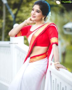 Sakshi Agarwal Instagram - ❤️Sometimes the pain that you carry becomes your strength❤️ Photographer: @sarancapture Designer: @swaadh @swapnaareddyofficial Makeup: @artistrybyolivia Hair: @jayashree_hairstylist Venue : @sppgardens . #sareelovers #biggboss #biggbosstamil #biggboss3 #kollywood #mollywood #traditional #ethnic #whitesaree #sakshiagarwal #instaphoto Chennai, India