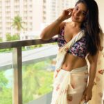 Sakshi Agarwal Instagram - When you dont seek or need approval , You are at your most powerful💞 . Thank you @pretty.bride for the pretty saree🌷💞 . #weather #instampod #instadaily #rain #instagood #stayhome #staysafe #biggbosstamil #biggboss3 #biggboss #morning #vibes #good #happy #saree #sareelove #sareelovers #kollywood #sareeblouse #abs Chennai, India