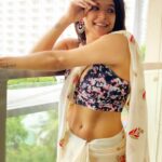 Sakshi Agarwal Instagram - ❤️❤️ Thank you @pretty.bride for the pretty saree🌷💞 . #weather #instampod #instadaily #rain #instagood #stayhome #staysafe #biggbosstamil #biggboss3 #biggboss #morning #vibes #good #happy #saree #sareelove #sareelovers #kollywood #sareeblouse #abs Chennai, India