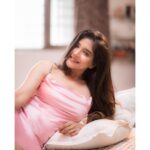 Sakshi Agarwal Instagram - They will ignore you, Mock you, Hate you and then ADMIRE you💞 . I admire all of you who may have gone through hell but have come out SMILING💞 Kudos to you my Champs🙌 . @camerasenthil @artistrybyshanu . #pink #candid #natural #mood #dreams #lost #feelgood #biggboss #biggbosstamil #biggbosstamil3 #kollywood #mollywood #actress #sakshiagarwal #pink #satin #blingstrap #crystals #teddybear #teddylove Chennai, India