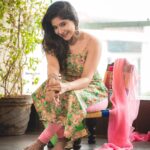 Sakshi Agarwal Instagram - 💞 . Photographer: @sarancapture Designer: @swaadh @swapnaareddyofficial Makeup: @artistrybyshanu Hair: @hairytale_by_komal Earrings: @yoursethnically Venue : My house🏡 . #biggboss #biggboss3 #biggbosstamil #sakshiagarwal #kollywood #mollywood #floral #traditional #kurta #candid #natural #photography #fitness #prettygirls #beautiful #kurta Chennai, India