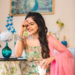 Sakshi Agarwal Instagram - Good morning my sweethearts💞 I must wake up , my Ginger Tea needs me💫💞 . Photographer: @sarancapture Designer: @swaadh @swapnaareddyofficial Makeup: @artistrybyshanu Hair: @hairytale_by_komal Earrings: @yoursethnically Venue : My house🏡 . #biggboss #biggboss3 #biggbosstamil #sakshiagarwal #kollywood #mollywood #floral #traditional #kurta #candid #natural #photography #fitness #prettygirls #beautiful #kurta #gingertea #morningslikethese Chennai, India