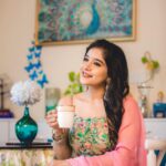 Sakshi Agarwal Instagram – Good morning my sweethearts💞
I must wake up , my Ginger Tea needs me💫💞
.

Photographer: @sarancapture 
Designer: @swaadh @swapnaareddyofficial 
Makeup: @artistrybyshanu 
Hair: @hairytale_by_komal 
Earrings:  @yoursethnically 
Venue : My house🏡
.
#biggboss #biggboss3 #biggbosstamil #sakshiagarwal #kollywood #mollywood #floral #traditional #kurta #candid #natural #photography #fitness #prettygirls #beautiful #kurta #gingertea #morningslikethese Chennai, India