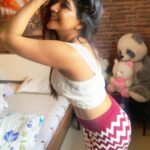 Sakshi Agarwal Instagram - Great to see so many people take inspiration from me , but Instagram is not a race , Lets have our own Magic , Coz thats what will set you apart from the rest If Life is boring, Then your doing it wrong❤️💫 💞💞Morning vibes💞💞 . #morningvibes #happygirlsaretheprettiest #croptop #bandageskirt #killboredom #sakshiagarwal #biggboss #biggbosstamil #biggbosstamil3 #likeforfollow #followforfollowback #instabeauty #fitnotskinny #cutesmile Chennai, India