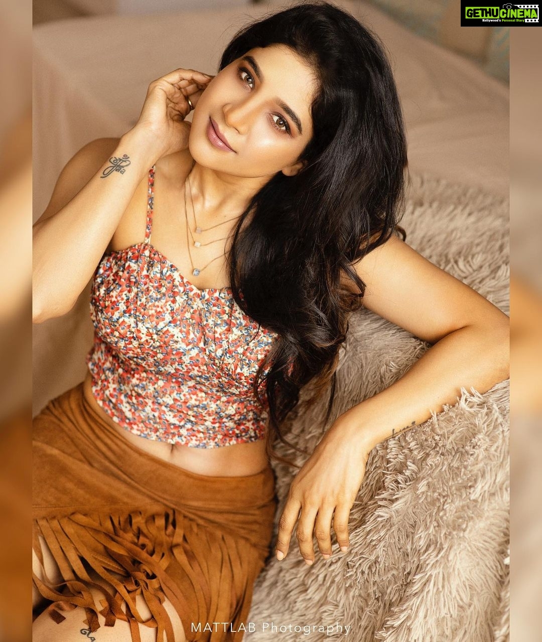 Sakshi Agarwal Instagram - Become More aware of whats really Worth your Energy🤗🥰 . Click : @matt_atelier HMUA: @oasiaugustina94 #photooftheday #instagood # instapic #instadaily #swag #love #f4f #styleinspo #ootd #shoppingaddict #instastyle #kolltwood #biggboss #biggbosstamil #biggbosstamil3 #sakshiagarwal Chennai, India