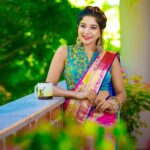 Sakshi Agarwal Instagram - Saree is not just a garment! Its a Power,An Identity , A Language💞💞 . #Pattushastra #Malaysia Ad shoot💞💞 🌸 . . . . . . . . Accesories by @rimliboutique , designer blouses by @ishithaa_design_house , make up by @beautybeginsbyleimi , pic by : @redboxphotography . #saree #traditional #ethnic #biggbosstamil #biggboss3 #biggboss #sakshiagarwal #jhumkas #instadaily #elegance #loveyourself Miththam