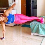 Sakshi Agarwal Instagram - Awesome abs/core and leg exercise (for all those have dm’d me) at home🏠 by just using a couch or chair🪑 Unlock your potential! Repeat this workout three times 10 reps each🔥 . You will surely feel the burn🎯💞 . I tried it first time myself🤪 You can do it without shoes- i am wearing shoes coz I improvised it with jumping jacks in between every workout😝 and got beaten up by mom😞 . #fitfam #fitness #motivation #fitnessjourney #workout #abs #core #legsworkout #simple #stayhome #quarantine Chennai, India