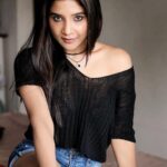 Sakshi Agarwal Instagram – Be proud of how you are handling these past months!
The silent battles you fought, 
the moments you had to humble yourself , 
wiped your own tears and pat yourself on your back!
🔥✨Celebrate your strength✨🔥
.
@sat_narain @the.portrait.culture @prayaga_artistry @tisisnaveen Chennai, India