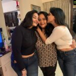 Sakshi Agarwal Instagram - Thank you all for the lovely birthday surprise before an after ❤️❤️ So much of fun and laughter after ages😂😂Had a blast🤗 I have been in complete lockdown quarantine last four- five months and it was awesome to meet all my friends and so sweet of them to take out time and spend these happy moments with me❤️❤️ . Love you all my family and friends ❤️❤️ . we have all been quarantined in our homes and we maintained complete sanitization procedures on meeting .Removed our masks only for the group pic . Thank you @treasurebox_crafts for such a beautiful decoration surprise💞💞💞💞 @iamactorvarun @ashkum87 @gayathri_pretty @samikshx @fab_by_faiza @vinoo_venketesh @abdul_fab_events @theprincessfilza @treasurebox_crafts
