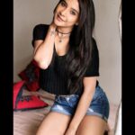 Sakshi Agarwal Instagram - Confidence is the first thing that people see in my eyes🔥 . @sat_narain @the.portrait.culture @prayaga_artistry @tisisnaveen @teamaimpro . #blackandblue #denimshorts #candidphotography #homephotoshoot #sakshiagarwal #slayqueen #biggboss #kollywood #actress Chennai, India