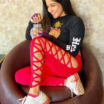 Sakshi Agarwal Instagram - Junk food you have craved for an hour or the body you’ve craved for a lifetime🔥 . What I am eating is Chia seeds, Since so many of you have been asking me about my diet, I am very happy to share❤️ . Chia seed supplement reduces appetite and increases feelings of satiety . Study suggests that chia seeds can support weight loss goals by providing a sense of fullness.. . And guess what it tastes yumm! . Soak it overnight in slim milk and honey and cinnamon and have it in the morning, post workout❤️🤗 . #sakshiagarwal #chiaseeds #workout #motivation #fitness #happy #healthyfood Chennai, India