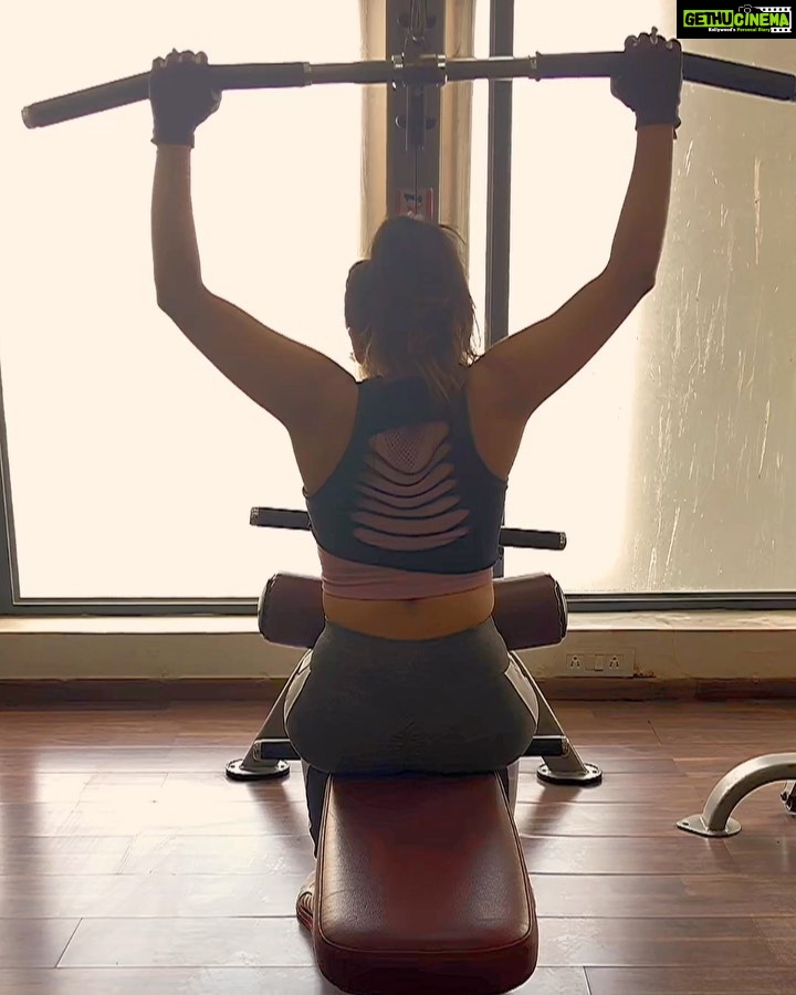 Sakshi Agarwal Instagram - Boost your muscle strength and feel super Confident! Workout 1: 1.Lats front and back Training your lats, like all muscles in the body, helps to promote good health and to build the strength you need to lift, perform and carry your body with confidence. Workout 2: 1.Bench Hop- Jump These are great for@power, speed, coordination and conditioning. 2.Mountain climber/reverse Glute Kick back You can literally feel your glutes toning up and ‘feel the burn’ Workout 3: 1. Hyper extension Performing the back extension exercise will increase your ability to coordinate movement through your lower back. Other improvements include a stronger back and a back that has more endurance. Overall, these positives lead to better overall back posture, important for the prevention of back injury. 2.Chest Press Upper body strength . #quarantine #workout #strength #core #abs #upperbody #sakshiagarwal #workout #fitness #routine #motivation Ps: I am keeping myself positive during this crazy time by working out , learning cooking, music etc and since you all have been so sweet asking me about my routine , I would love to share and help❤️❤️ Chennai, India
