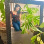 Sakshi Agarwal Instagram - Life is short, Cut out negativity, Forget gossip, Say goodbye to people who hurt you! Spend days with people who are always there for real🔥🔥 . These are some of the plants I am growing at home😍 . #mirrorselfie #mirrorpic #sakshiagarwal #stayhome #behappy #lifeistooshort Chennai, India