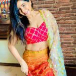 Sakshi Agarwal Instagram - A million dreams are keeping me AWAKE🔥😍🥰 . #quarantine #lockdown #stayhome #stayhappy #kollywood #mollywood #biggboss #biggbosstamil #instadaily #morningvibes #sakshiagarwal #traditional #ethnic #instamood Chennai, India