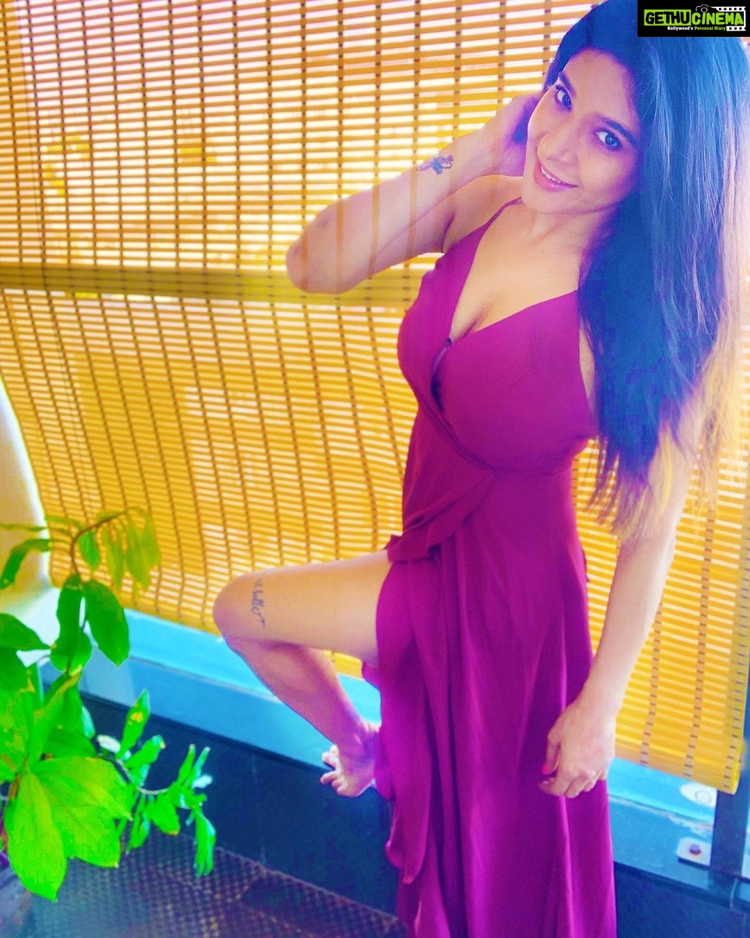 Sakshi Agarwal Instagram - Vibrate so high , That toxic people in your life Have no choice But to fall out of your frequency💞🥰💓 . #quarantine #stayhome #happy #vibes #becrazy #fun #different #beyourself #life #short #behappy #instadaily #instagood #instamood #instafashion #sakshiagarwal #dressup #kollywood #mollywood #actorslife #befit #fitnessjourney #fitness #workoutinspiration #toxicpeople #fall #vibratehigher #tattoo #leg #lavieestbelle Chennai, India