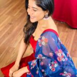 Sakshi Agarwal Instagram - Our days are happier if we give people a bit of our heart Than A piece of our mind❤️🥰 . #quarantine #lockdown #stayhome #stayhappy #kollywood #mollywood #biggboss #biggbosstamil #instadaily #morningvibes #sakshiagarwal #traditional #ethnic #instamood Chennai, India