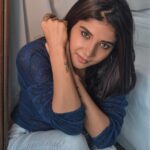 Sakshi Agarwal Instagram - Show up in every moment like you are fully meant to be there💕 . Photography :- @irst_photography @tisisnaveen . #candidphotography #homeclick #sakshiagarwal #realme #biggboss #lazysunday #moodoftheday #chilling Chennai, India
