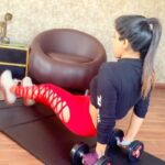 Sakshi Agarwal Instagram – Somedays your workout is not about getting fit or building muscle !
It could be just “Therapy” for your mind and soul🔥🥰
.
Workout routine:
1)High Plank Dumbell shift Hand to toe
2)Low level Dumbell seated with alternate Leg raises
3)v sit up raises with Dumbell
4) Dumbell Lateral leg stretch out and in
5) Dumbell leg pull in both sides
.
#core #abs #fitness #motivation #workout #sakshiagarwal #routine #stayhome #workoutroutine #fitnessjourney Chennai, India