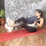 Sakshi Agarwal Instagram – Wakeup with determination ,
Go to bed with satisfaction❤️
.
Workout routine:
1) Plank tuck jump to renegade row
I tried this for the first time today!
Its a very good workout for your belly.
Best weight loss workout
2)Plank one-hand roll out
Core workout
3)V-situp with towel
For lower abs and middle abs
4)Flutter with pillow hand change
For lower abs and core
.
#lockdown #chennai #workout #fitness #motivation #homeworkout #abs #core #bellyworkout #hiit #sakshiagarwal Chennai, India