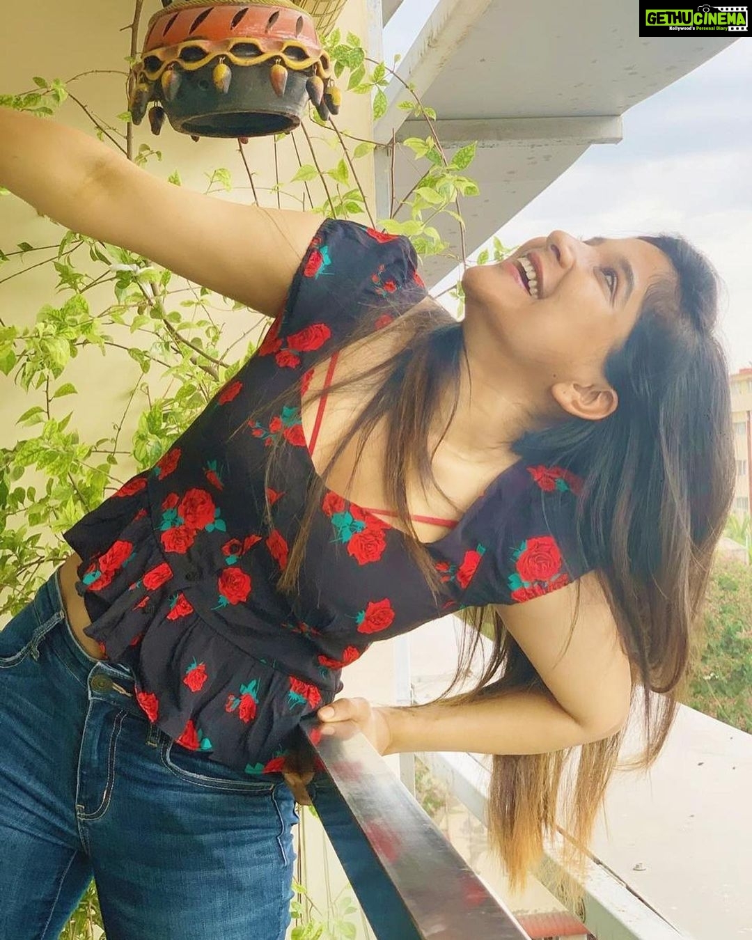 Sakshi Agarwal Instagram - Hapiness is when you feel good about yourself , Without feeling the need for anyone else’s approval😍😍🔥🔥 Chennai, India