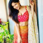 Sakshi Agarwal Instagram - A million dreams are keeping me AWAKE🔥😍🥰 . #quarantine #lockdown #stayhome #stayhappy #kollywood #mollywood #biggboss #biggbosstamil #instadaily #morningvibes #sakshiagarwal #traditional #ethnic #instamood Chennai, India