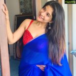 Sakshi Agarwal Instagram - Sky is not the Limit, Its just the beginning😍🥰💓 💖 . . . #nomakeup #nofilter #potrait #mode #wuarantine #stayhome #staypretty #lockdown #bebeautiful #saree #sareelove #traditional #ethnic #bold #beautiful #elegant #sakshiagarwal #blue #classic