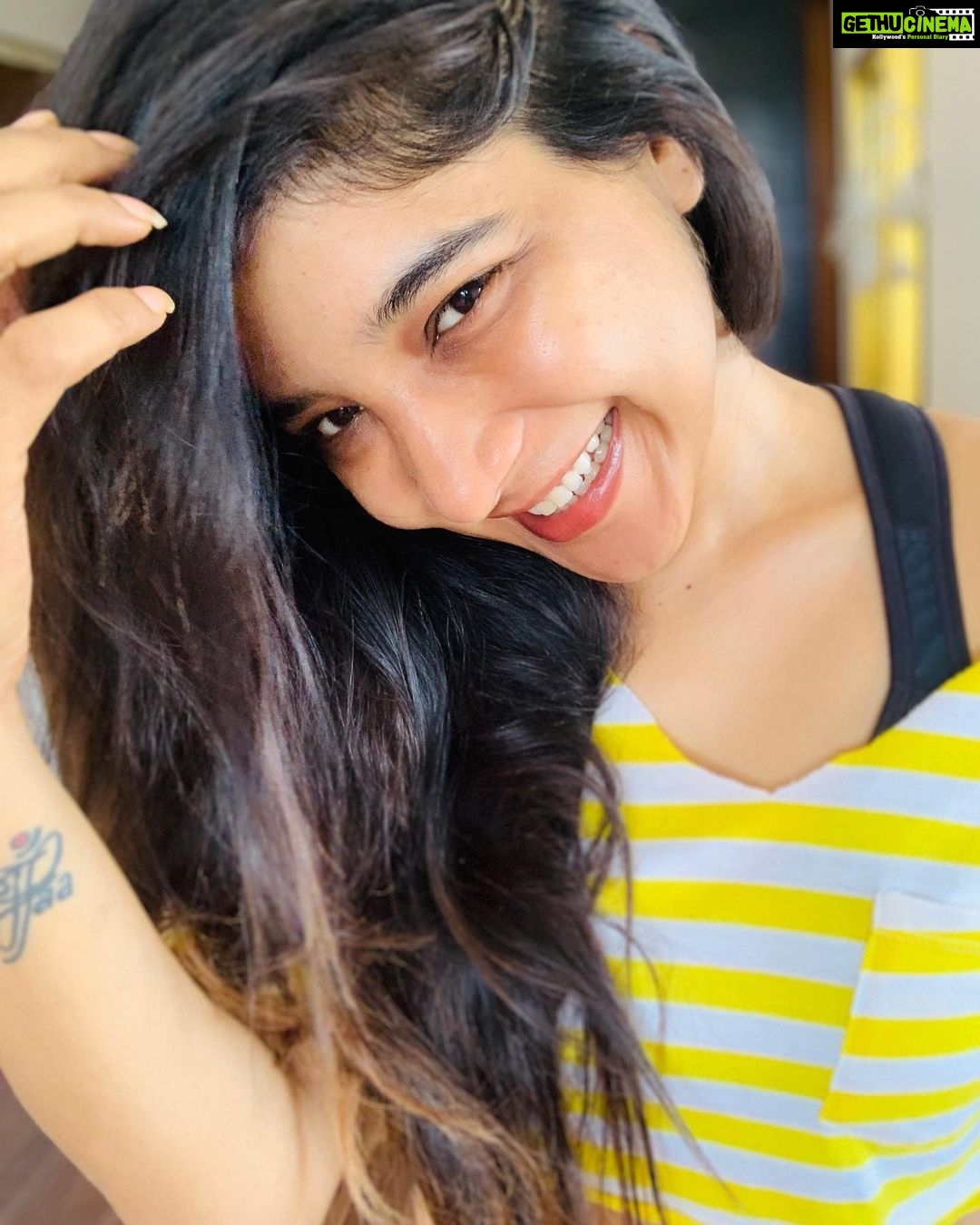 Sakshi Agarwal Instagram - Be somebody , Nobody thought you could be🔥 . Working on myself, for myself By myself💓💕 #quarantine #stayhome #staysafe #workout #fitness #homeworkout #instadaily #instagood #stayhealthy #motivation #workoutroutine #legs #today #lockdown