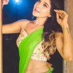 Sakshi Agarwal Instagram – The Beauty Of Light is 
That 
It owes its Existence to the Dark,
Always❤️🔥
.
Thanks for the Love for these Pictures🔥
Last one from this Series🥰
.

Photography : @sarancapture 
Wardrobe:  @suhanyalingamofficial 
Makeup: @makeupbywanshazia
.
#saree #ethnic #indian #loveforsaree #sakshiagarwal #bold #elegant #stayhome #staysafe
