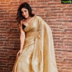 Sakshi Agarwal Instagram - Embrance each & Every breath that you are taking . Celebrate your Life ! Live It !! Boutique :- @sankalptheboutique H & M :- @sangi_avias_makeup , @suni_makeup_hair Clicks :- @bricabrac.in @onlynikil
